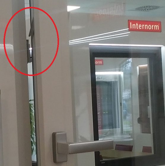 A hibás működtetés gátlónak fontos szerpe van a nagyobb biztonság elérésében