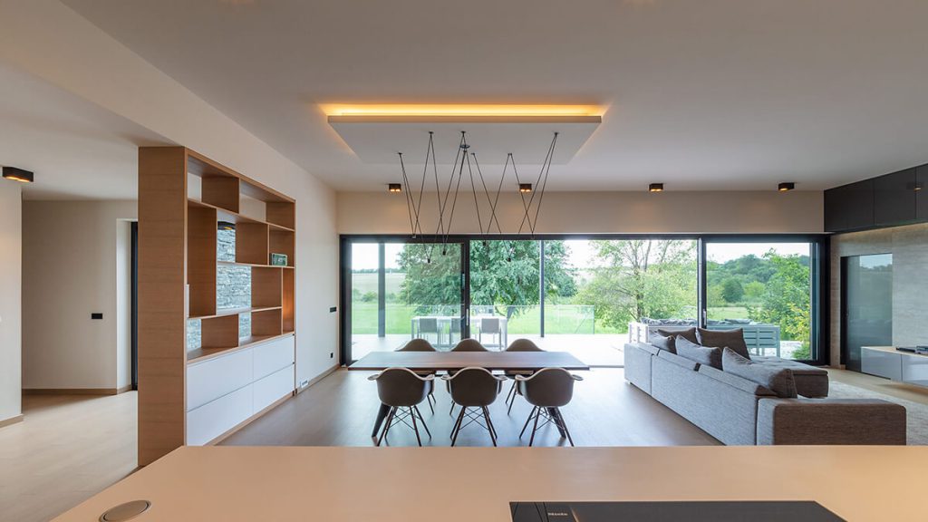 Fal kiváltása Internorm emelő-toló ajtókkal